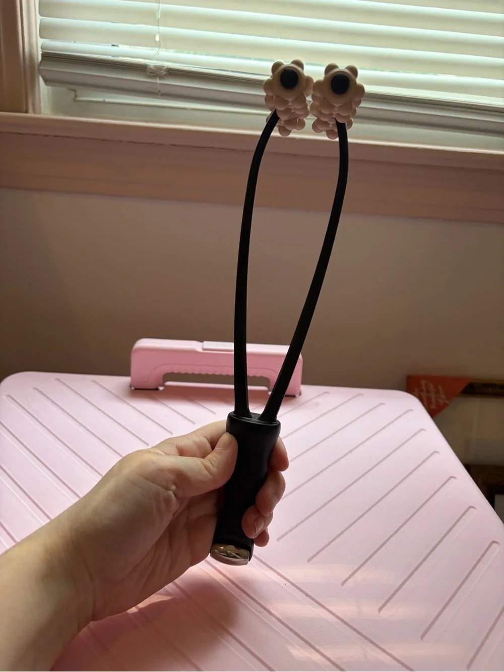 Kitsch Pink Beaded Lifting Facial Roller